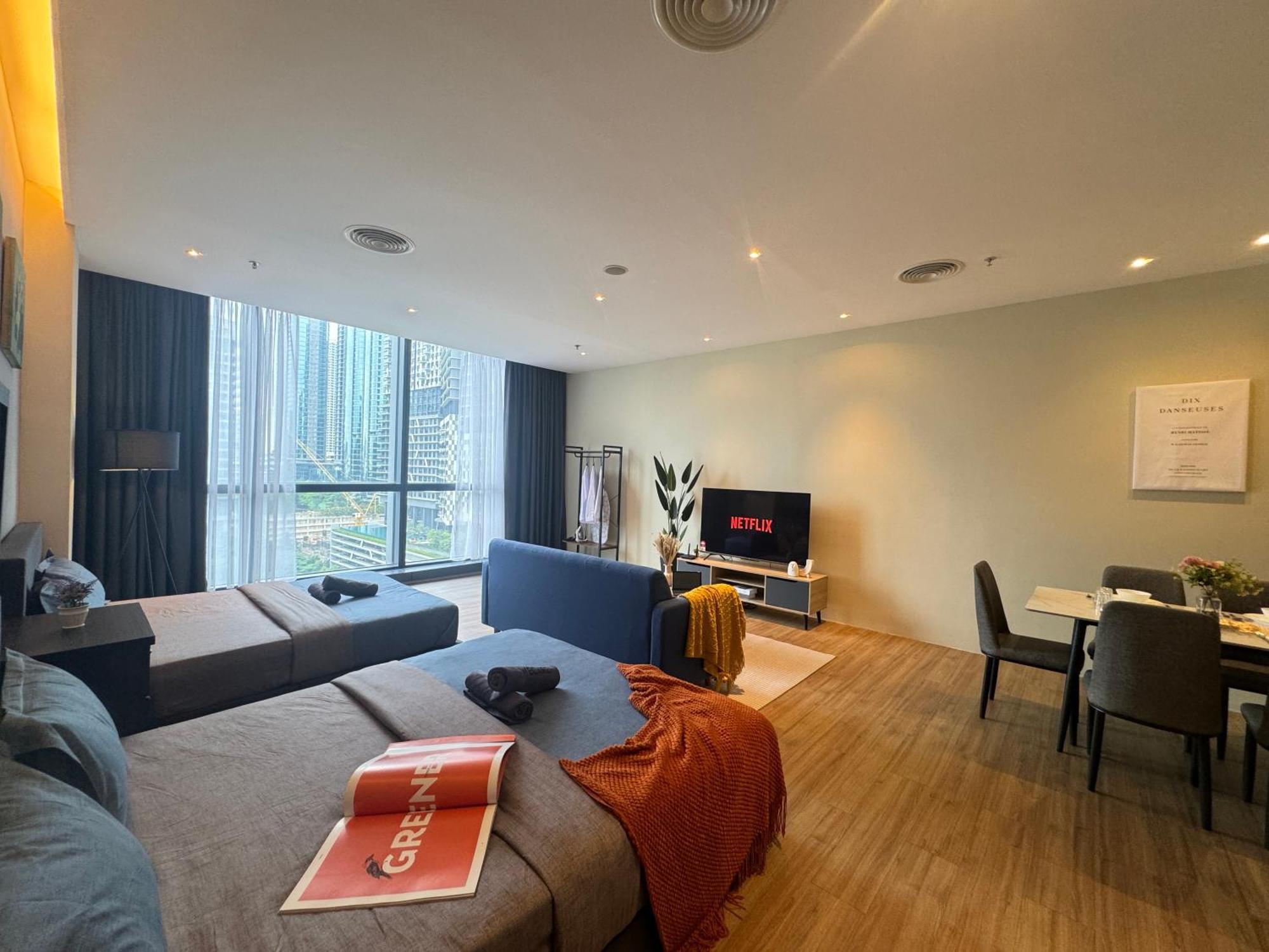 The Tinto Netflix Screen & Sleep - Bangsar South Mid Valley *