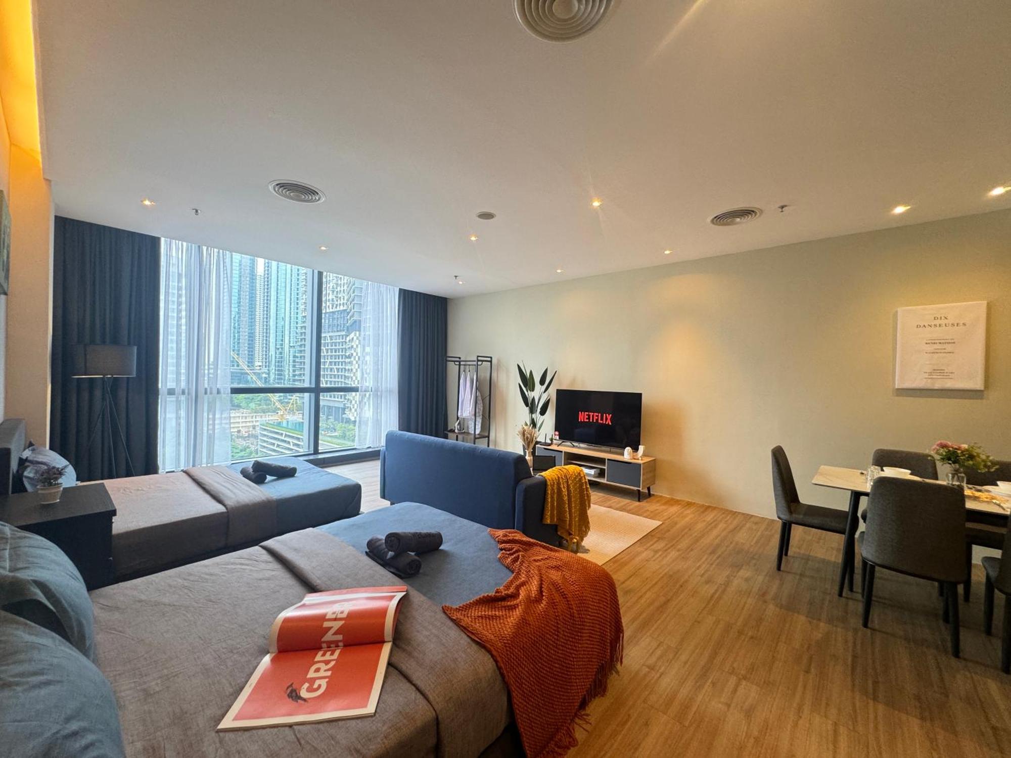 The Tinto Netflix Screen & Sleep - Bangsar South Mid Valley * Kuala Lumpur